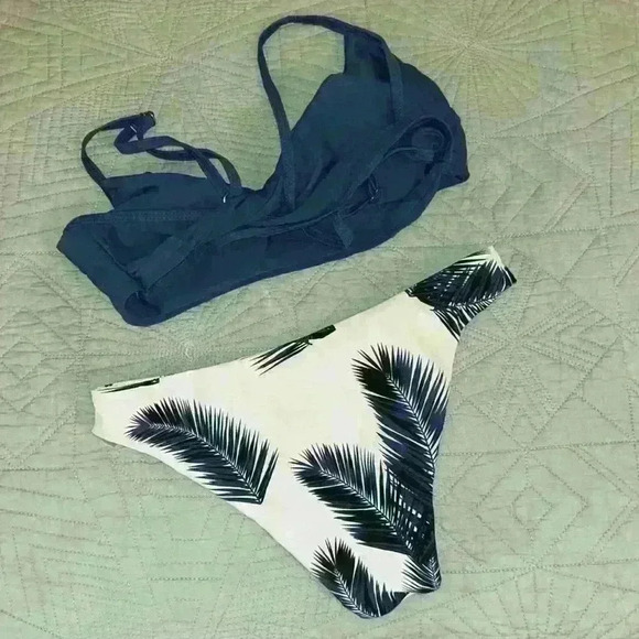 SHEIN bathing-suit small - Picture 2 of 2